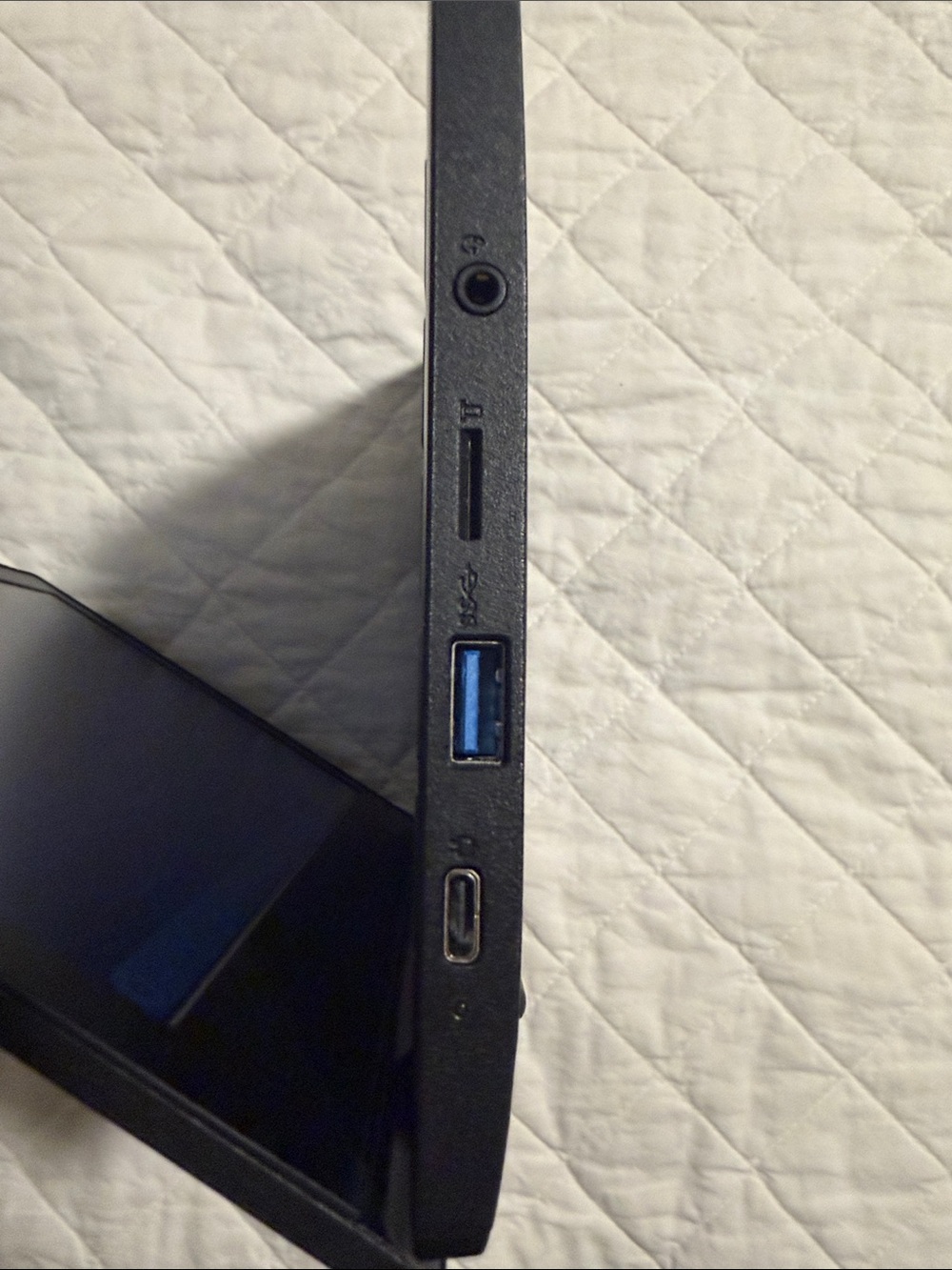 Lenovo Ideapad 3 Chromebook - Black - Picture 16 of 16